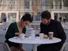 Jenny Slate and Charlie Day in I Want You Back.