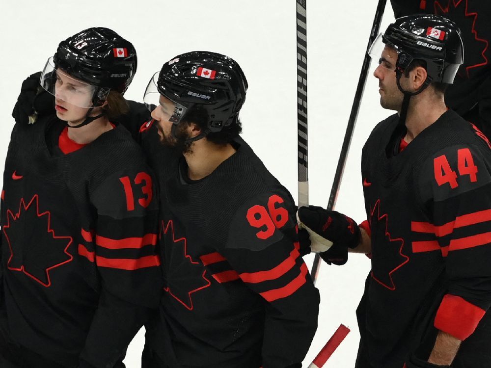 El feo resultado del feo partido cuando el equipo canadiense de hockey masculino saltó a los cuartos de final olímpicos