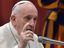 Papst Franziskus spricht während einer Audienz am 16. März 2022 zum 50-jährigen Jubiläum der Mailänder Schule 