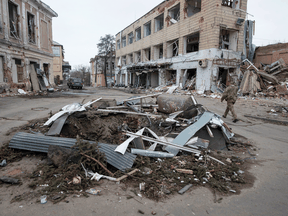 Zerstörung in der Stadt Okhtyrka, Ukraine, inmitten der russischen Invasion, 14. März 2022.