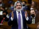 Minister für kanadisches Erbe Pablo Rodriguez, einer der führenden Befürworter von Bill C-11, einem Gesetz, das dem kanadischen Internet ein beispielloses Maß an föderaler Kontrolle auferlegen würde. 