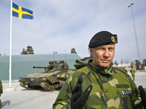 Karl Engelbrektson, Kommandeur der schwedischen Armee, an der Basis des Gotland-Regiments der schwedischen Armee in der Nähe von Visby, Schweden, am Freitag, den 25. März 2022.