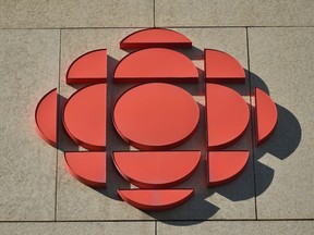 Das russische Außenministerium sagte am Mittwoch, es schließe das Moskauer Büro der kanadischen CBC und entziehe den Journalisten des öffentlich-rechtlichen Senders Visa und Akkreditierungen