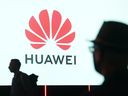Datei: Die Bundesregierung gab am Donnerstag, den 19. Mai 2022, bekannt, dass Huawei aus dem kanadischen 5G-Netz verbannt wird.  (Foto von Sean Gallup/Getty Images) 