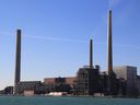 DATEI Foto des St. Clair-Kraftwerks von DTE Energy auf der anderen Seite des St. Clair River von Ontario.