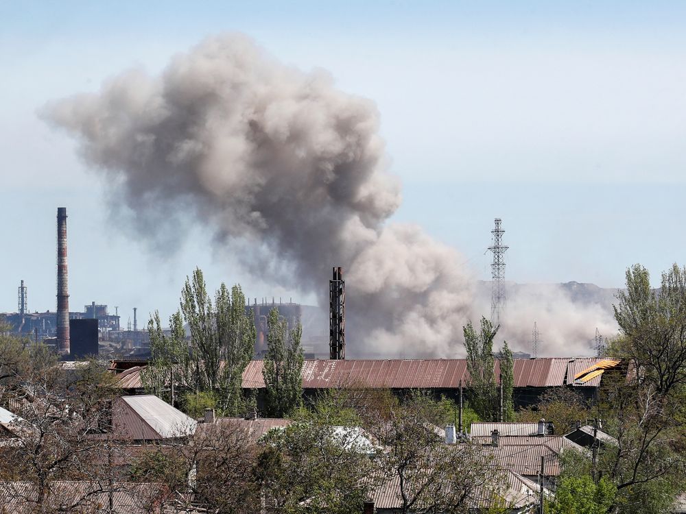 Evacuees from Azovstal steel plant arrive in Ukraine's Zaporizhzhia ...