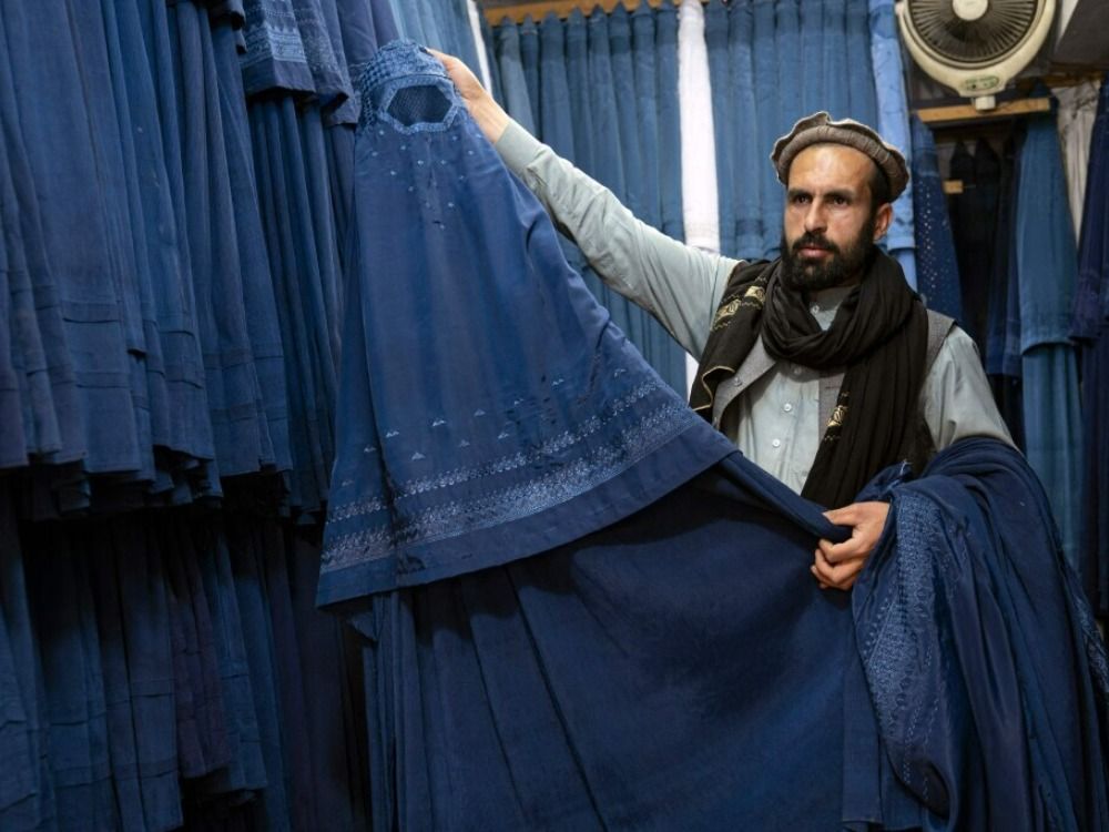 Taliban memberlakukan beberapa pembatasan terberat pada wanita
