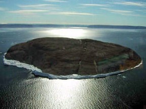 Hans Island tiene 1,3 kilómetros cuadrados. Un lado será canadiense y el otro estará bajo el control de Dinamarca.