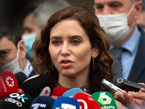 Die Regionalpräsidentin von Madrid, Isabel Diaz Ayuso, sagte als Reaktion auf geplante Lehrplanänderungen, ihre Regierung vertreibe einen Dokumentarfilm, der den spanischen Imperialismus als einen 