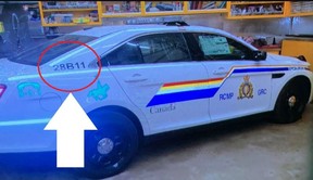 NS katliamının ikinci sabahında polisin bildikleri - ve nihayet halka ne zaman anlattıklarını - alberta hükümeti duyuruları Gabriel Wortman, 28B11 numaralı bir RCMP kruvazörüne benzeyen bir araç kullanıyordu.