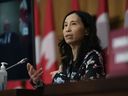 Kanada Halk Sağlığı Baş Sorumlusu Dr. Theresa Tam, 22 Aralık 2020 Salı günü Ottawa'da düzenlediği basın toplantısında konuşuyor.