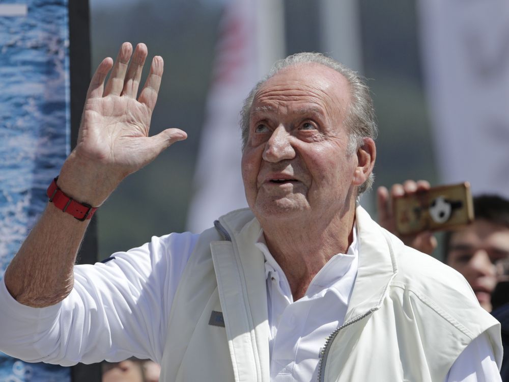 El ex rey de España, golpeado por el escándalo, ha pospuesto su segundo viaje a casa