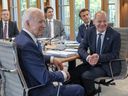 Premierminister Justin Trudeau trifft sich am Sonntag, den 26. Juni 2022, mit dem italienischen Premierminister Mario Draghi, US-Präsident Joe Biden, dem französischen Präsidenten Emanuel Macron und Bundeskanzler Olaf Scholz zur ersten Plenarsitzung des G7-Gipfels in Elmau, Deutschland.