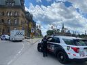 Die Polizei von Wellington und Elgin St. hat während einer „laufenden polizeilichen Untersuchung“ mehrere Straßen rund um den Parliament Hill gesperrt.