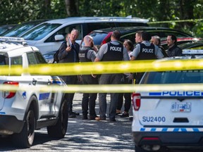 Verschiedene Polizeibehörden untersuchen den Tod von Ripudaman Singh Malik in der 8236 128th Street in Surrey, BC am Morgen des 14. Juli 2022.