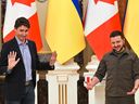 Der ukrainische Präsident Volodymyr Selenskyj und Kanadas Premierminister Justin Trudeau während einer gemeinsamen Pressekonferenz in Kiew am 8. Mai 2022 inmitten der russischen Invasion in der Ukraine. 