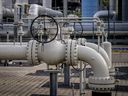 As tubulações da planta de armazenamento de gás Reckrod são retratadas perto de Eiterfeld, no centro da Alemanha, quinta-feira, 14 de julho de 2022, depois que o gasoduto Nord Stream 1 foi desligado devido à manutenção.THE CANADIAN PRESS/AP-Michael Probst