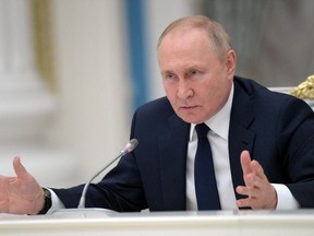 Президент России Владимир Путин на встрече с руководителями парламентов в Москве, Россия, 7 июля 2022 года.