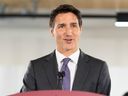 Premierminister Justin Trudeau spricht zu den Medien in Kitchener, Ontario.  am 30. August 2022. 