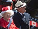 Königin Elizabeth und der Herzog von Edinburgh treffen am Canada Day Donnerstag, den 1. Juli 2010, zu den Feierlichkeiten zum Canada Day auf dem Parliament Hill in Ottawa ein.