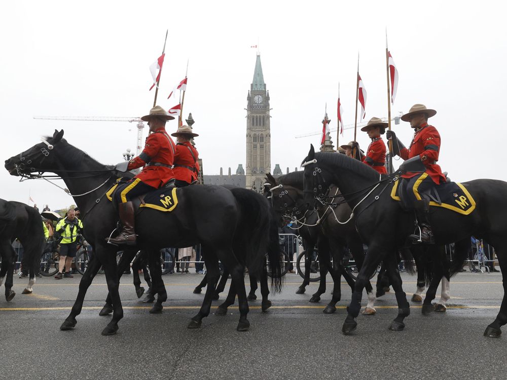 Gun salute Thursday morning to mark French PM's Ottawa visit