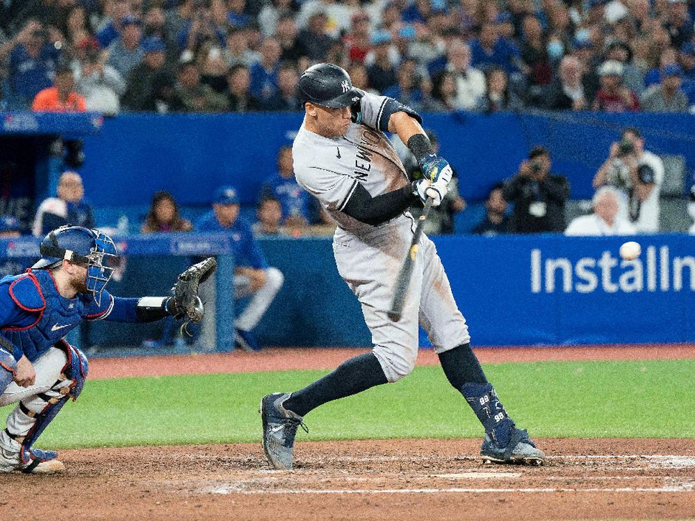 Fan Who Caught Maris's 61st Homer Visits Yankee Stadium - The New York Times