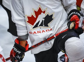 Das Team Canada-Logo auf dem Trikot eines World Juniors-Spielers.  Jeff McIntosh/The Canadian Press