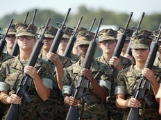Barbara Kay: Die US-Armee muss zugeben, dass männliche und weibliche Soldaten nicht gleich sind