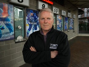 Tom Mayenknecht außerhalb der Rogers Arena.