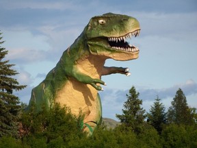 Die Struktur des „größten Dinosauriers der Welt“ in Drumheller.  Foto mit freundlicher Genehmigung der Drumheller & District Chamber of Commerce.