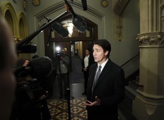 Is Trudeau a giant hypocrite for supporting China's anti-lockdown protesters?