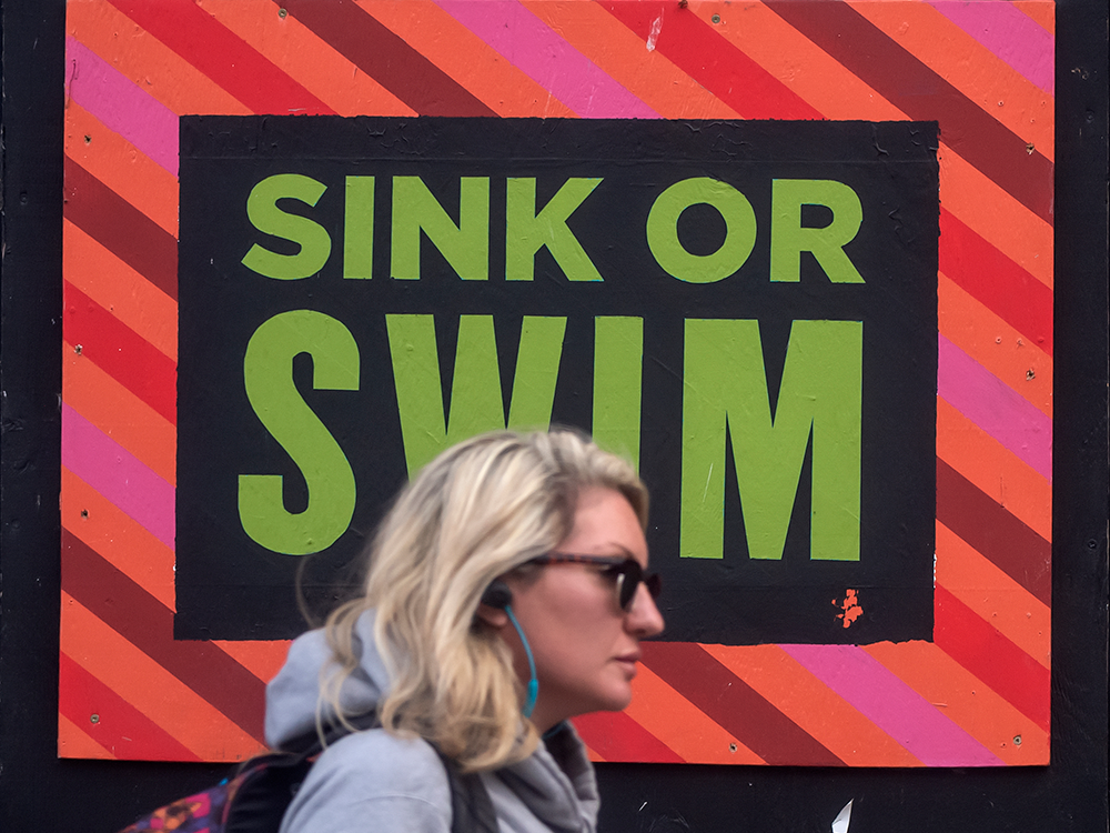 An increasing number of Canadians feel that the country's economy is on the wrong track and that is amping up their anxiety about their personal finances, a new survey from the Maru Group found.