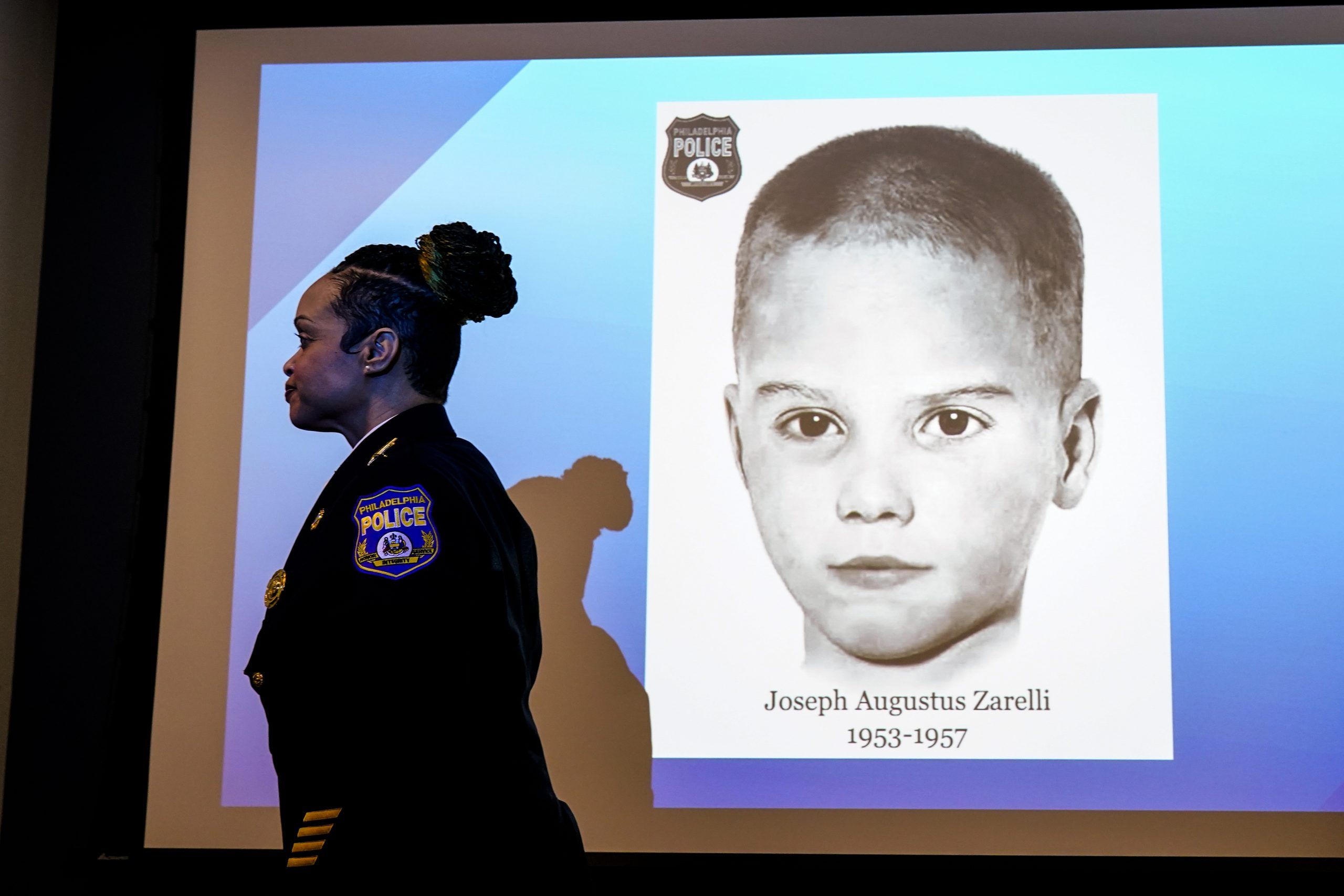 玄関先迄納品 coup greatest Genealogy's identifies unknown 'America's 健康・医学
