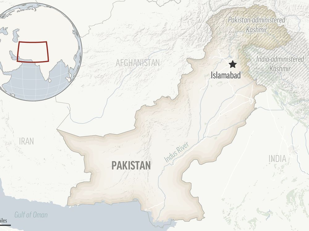 Mosque bombing in northwest Pakistan kills 2, wounds 70