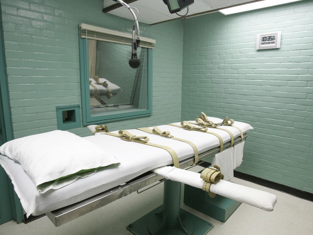 Texas death row inmates sue over solitary confinement