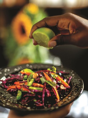 Recipe for red cabbage salad with mango and peanuts from Vegan Africa