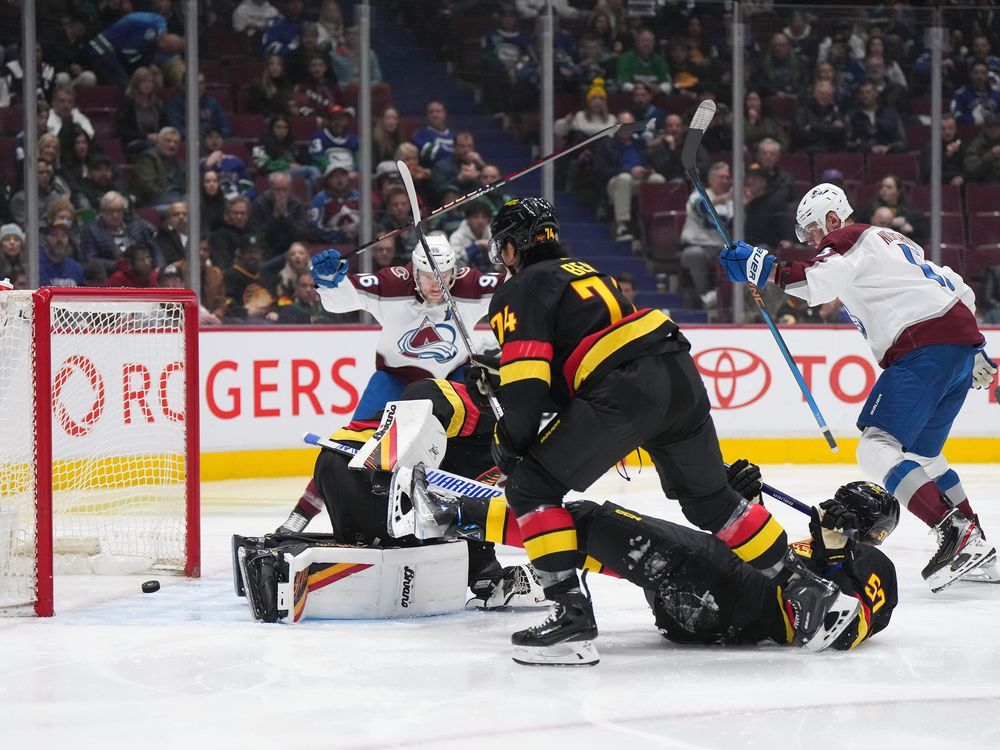 Rantanen puts up two points, Avalanche down Canucks 4-1 to extend win streak