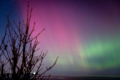 Calgarians take in stunning northern lights display over the weekend
