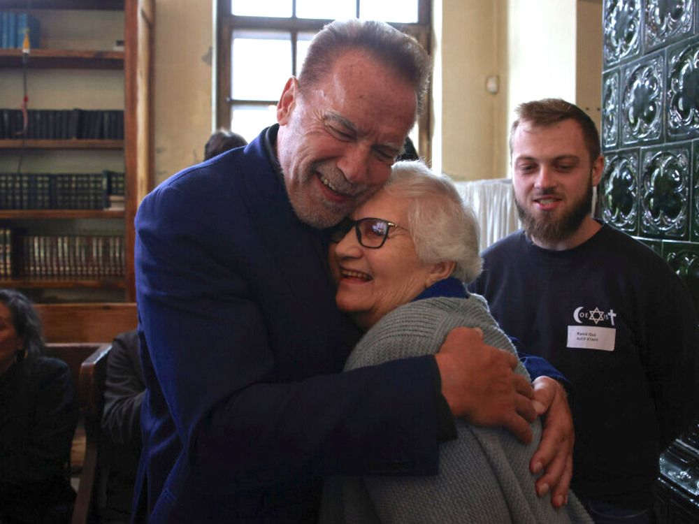Arnold Schwarzenegger: „Wizyta w Auschwitz uderzyła mnie bardziej niż cokolwiek innego w moim życiu!”