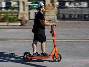 This is an e-scooter; an increasingly frequent sight on the streets of Canadian cities. But the Toronto Police clarified this week that if you ride one in their city, they can fine you $25,000 or put you in jail for six months. They consider it a motorcycle, and thus any operation of it is akin to riding a motorcycle without a license, insurance or a proper helmet.