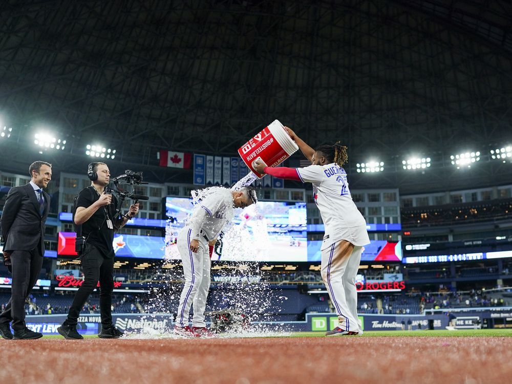 Vlad Guerrero Jr. hits walk-off HR to lift Jays in Montreal