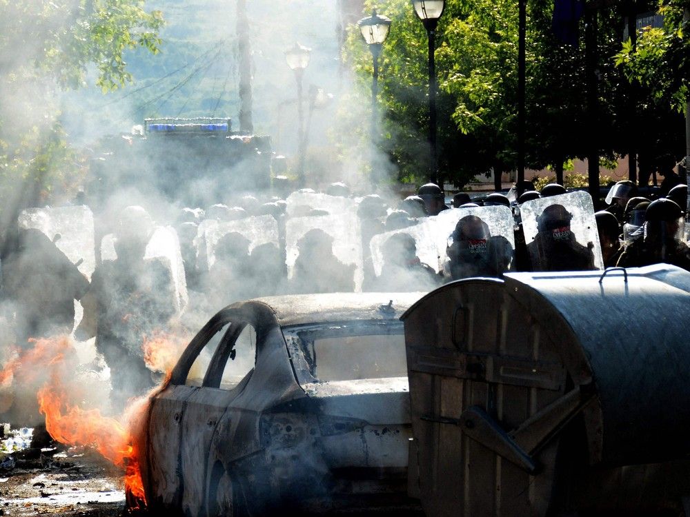 kosovo riot police forming a line