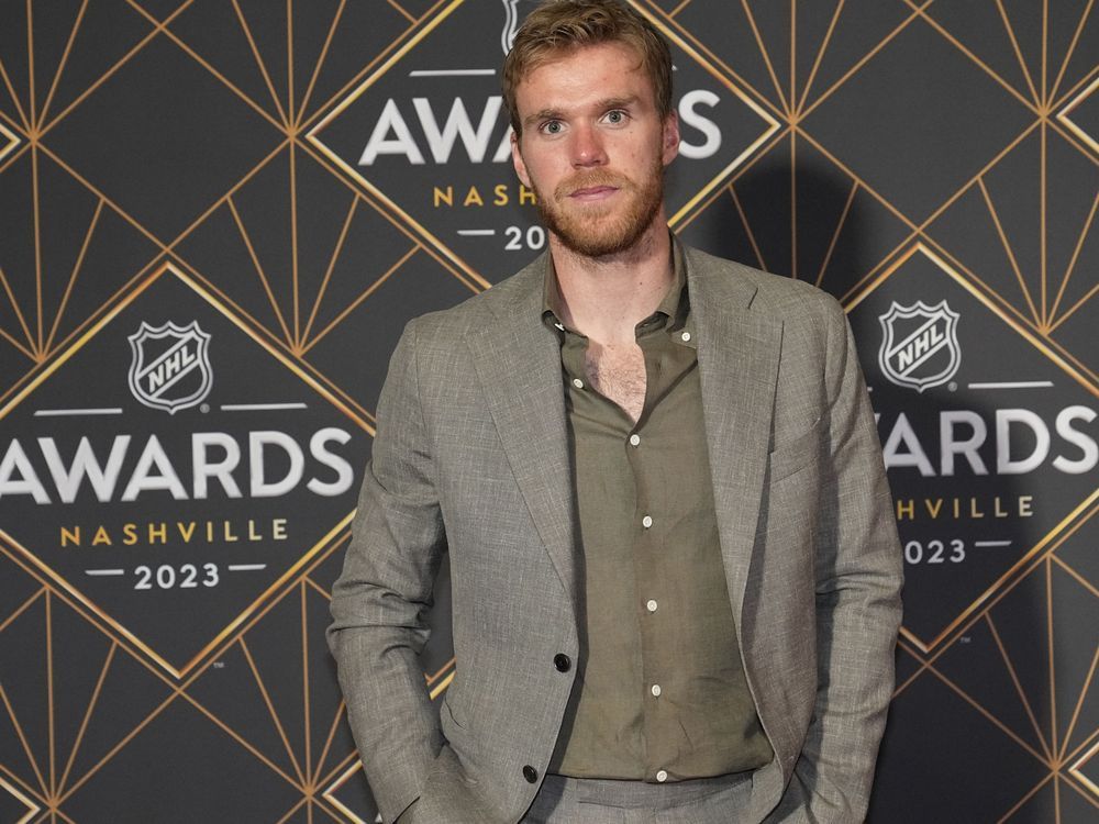 Oilers captain Connor McDavid wins Hart Trophy, Ted Lindsay Award