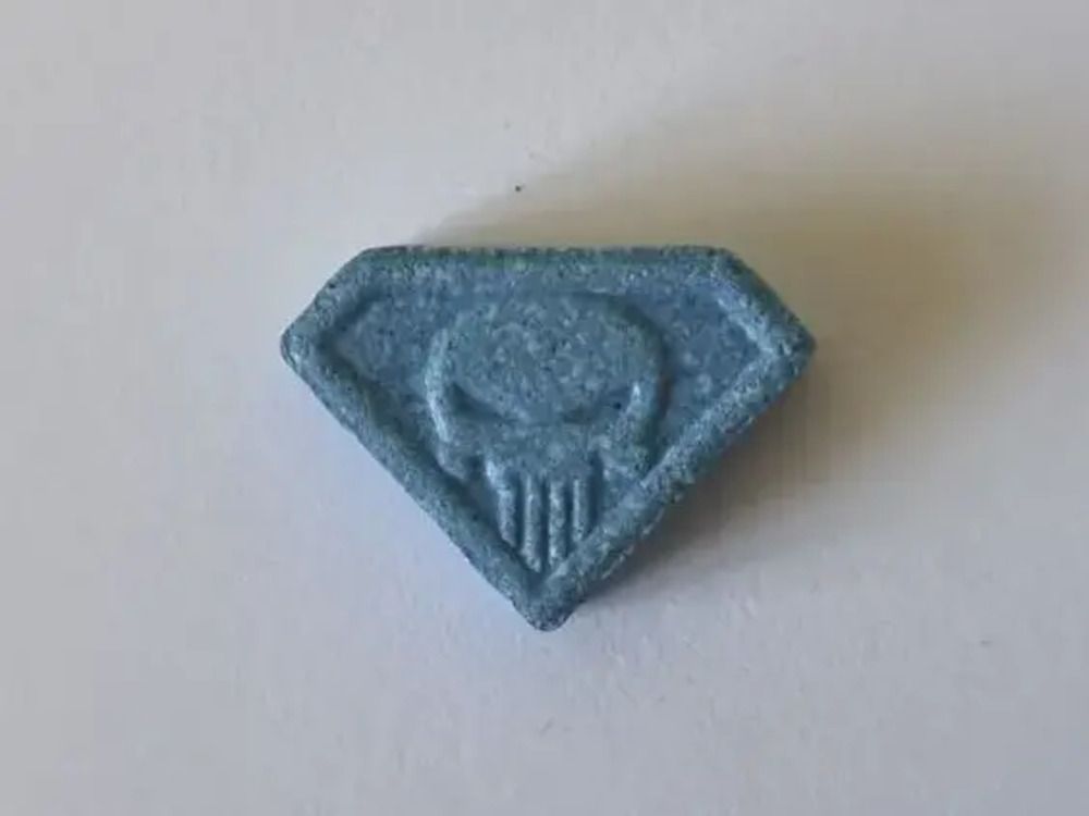 Blue Punisher: la pastilla de éxtasis más fuerte del mundo - HIGHXTAR.