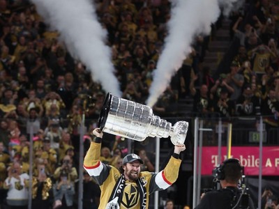 Mark Stone's incredible gesture after winning the Stanley Cup that