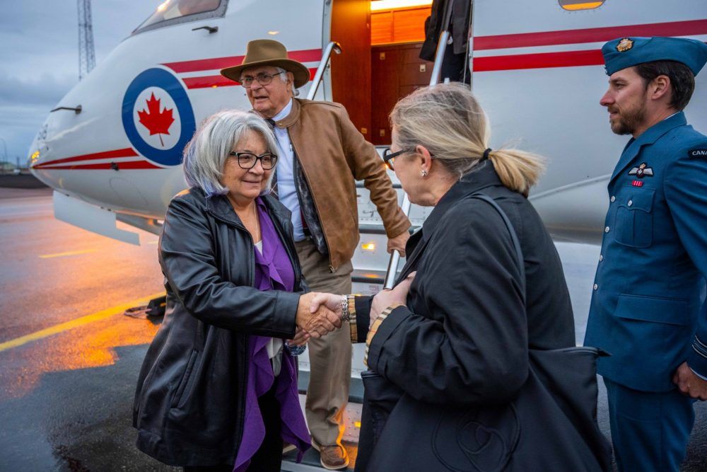 Mary Simon, Governor General of Canada, and her husband Whit Fraser meet Iceland's chief of protocol Estrid Brekkan upon their arrival in Reykjavik, Iceland on Wednesday, Oct. 12, 2022. Sgt Mathieu St-Amour, Rideau Hall photo  