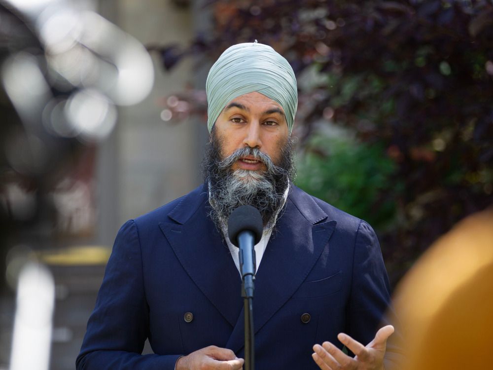 Jagmeet Singh responds to heckling by calling the man 'homophobic
