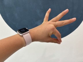 Apple Watch 9, featuring the new double tap gesture.