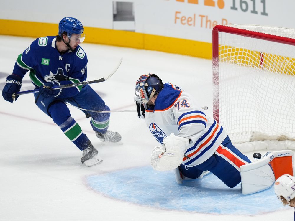 Vancouver Canucks absorb another harsh playoff lesson in loss to Blackhawks