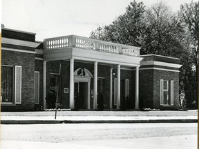 Huron and Erie Bank, now Canada Trust, at Wortley Road and Elmwood Avenue, is shown in 1981. (London Free Press files)